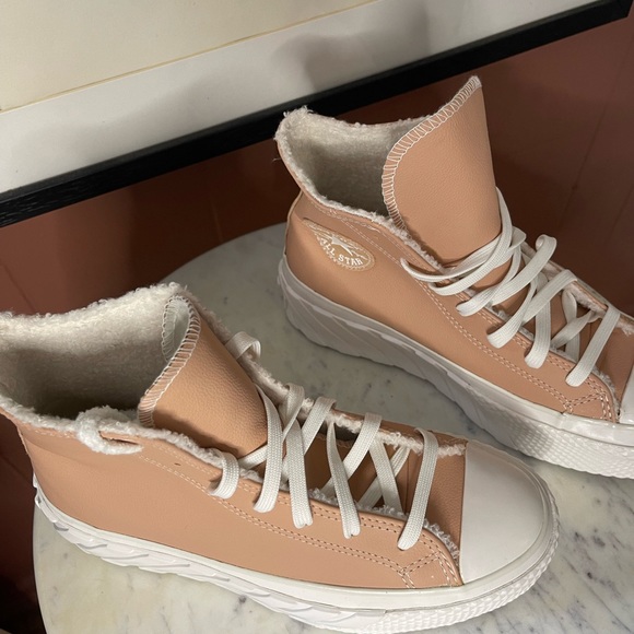 Convers Platform Sherpa Sneakers- NEW - Picture 5 of 14